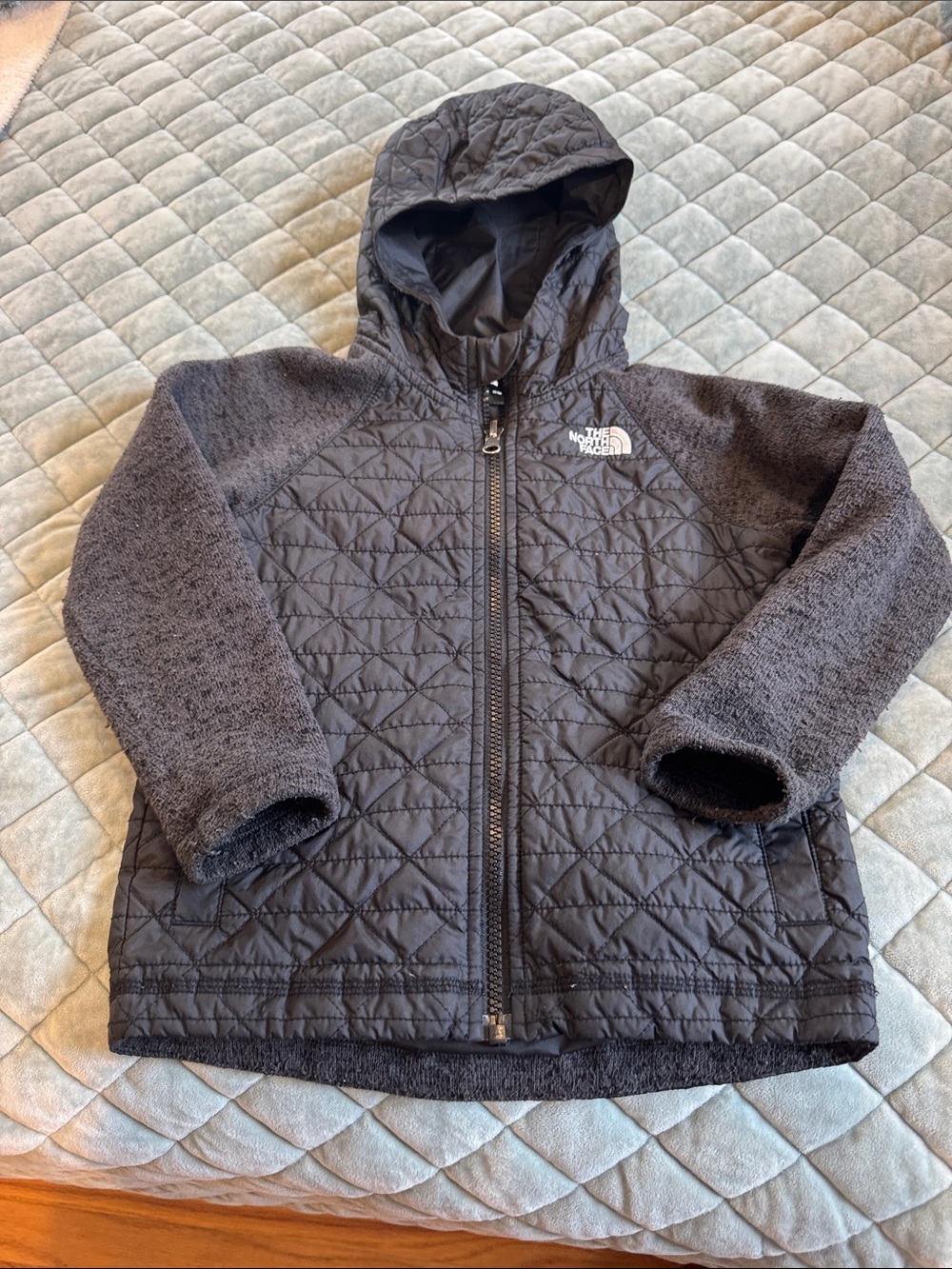 The North Face toddler boys northface zip up jacket 5T